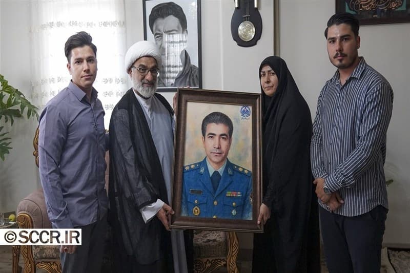 دیدار خسروپناه با خانواده شهدای پرواز اردیبهشت