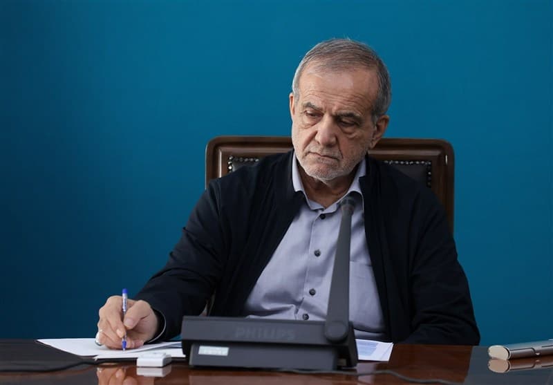 پزشکیان رحلت آیت‌الله فیاض را تسلیت گفت