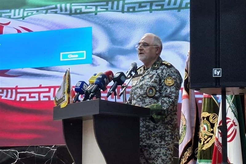 پزشکان ارتش رزمندگان خط مقدم سلامت و دفاع هستند