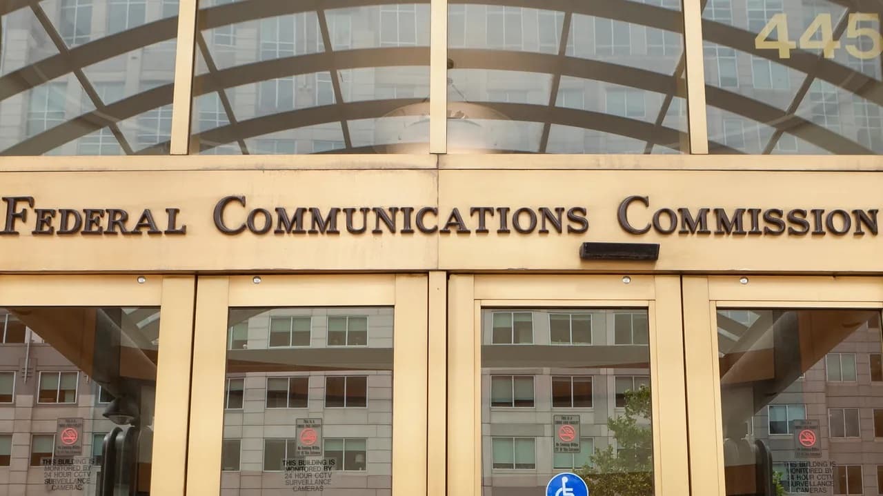 ترامپ یک کمیسر بی‌فایده دیگر را به FCC اضافه کرد