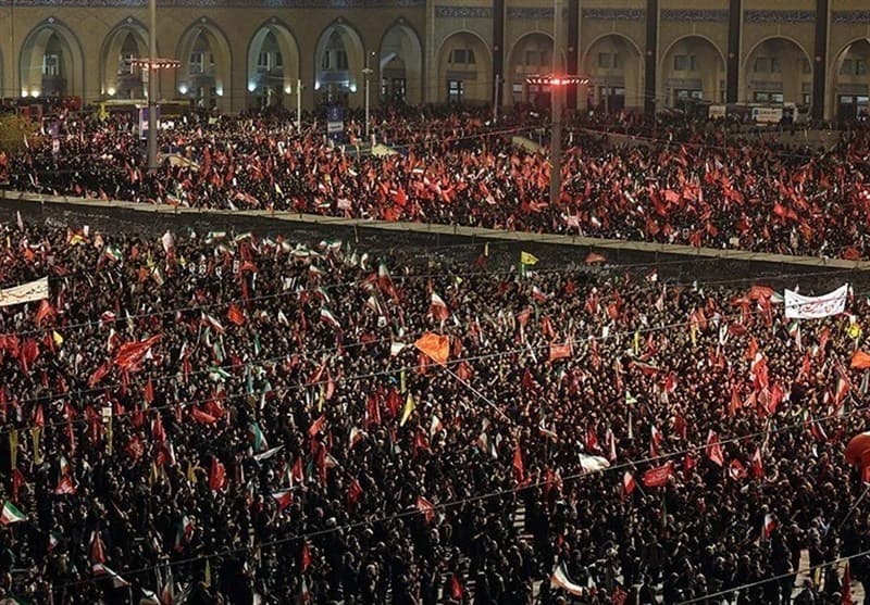 نخستین تصویر هوایی از اقامه نماز بر پیکر امام شهید