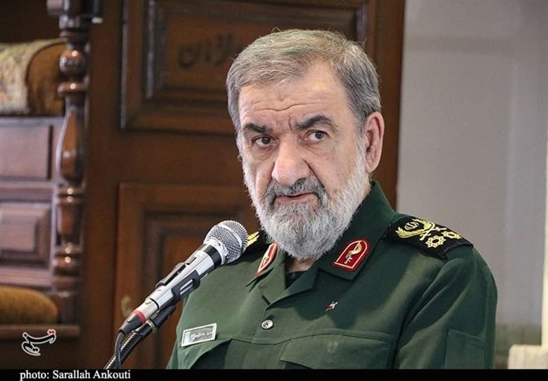 رضایی: پای حزب‌الله ایستاده‌ایم/ مردم قوت قلب نیروهای مسلحند