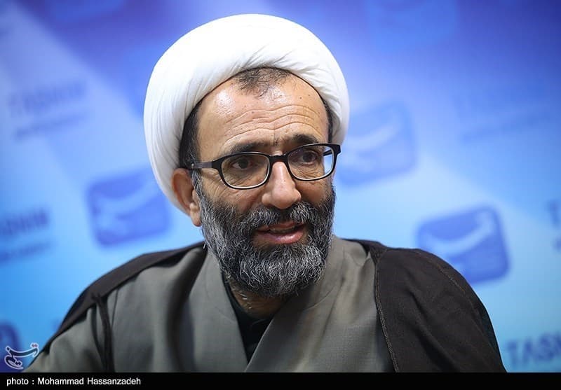 سلیمی: برنامه وزیر پیشنهادی دفاع کم‌نظیر، منسجم و شفاف است