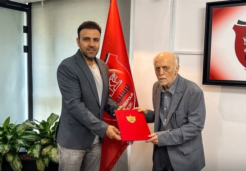 خلیلی حکم سرپرستی‌اش در پرسپولیس را از خوردبین گرفت
