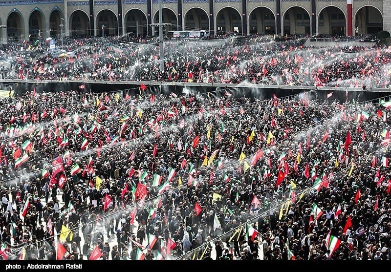گرمای هوا حریف اشک‌های مصلی نشد