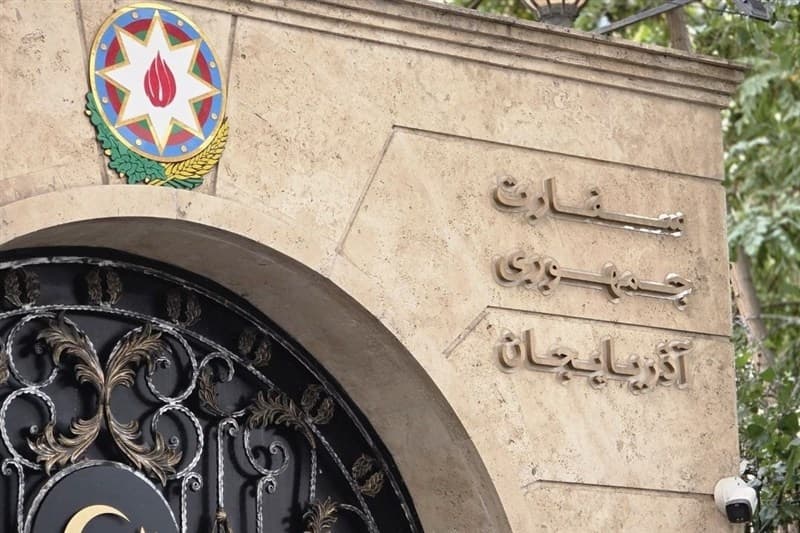 تجمع اعتراضی دانشجویان مقابل سفارت آذربایجان در تهران