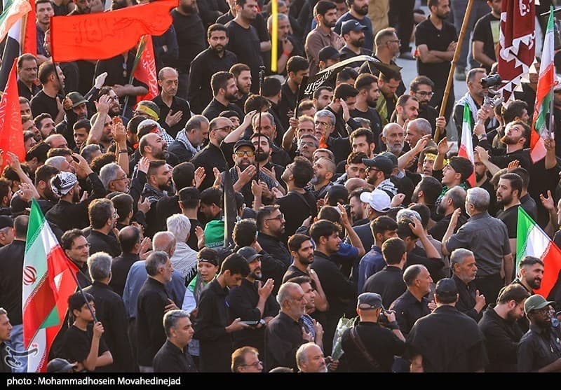 «عزا عزاست امروز؛ خامنه‌ای شهید پیشِ خداست امروز»
