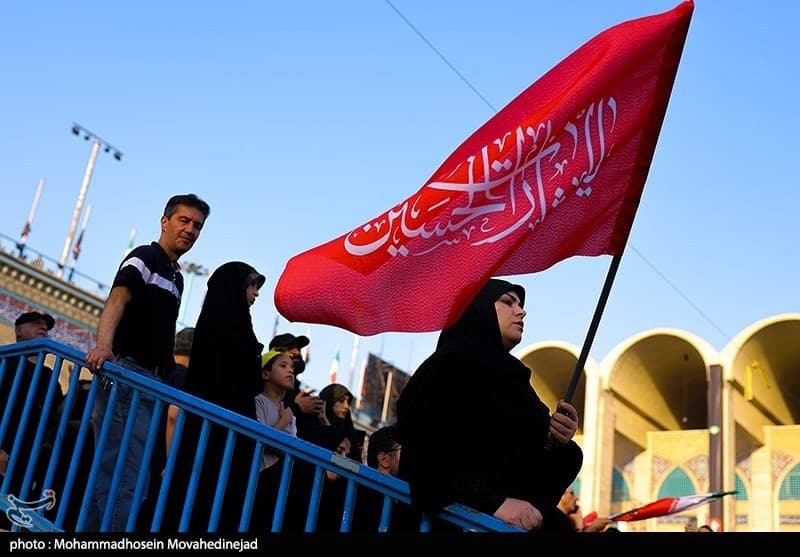 گزارش خبرنگار تسنیم از غروب روز اول وداع با پیکر امام شهید