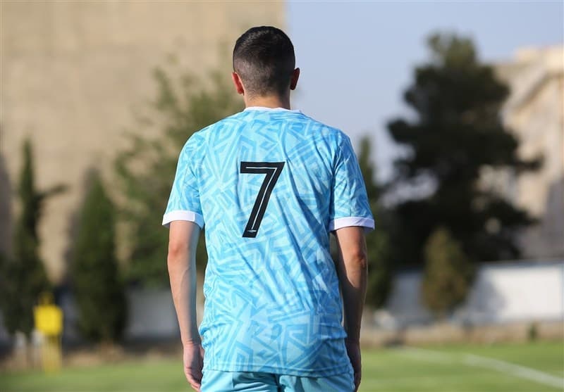 آسانی ایران را ترک کرد