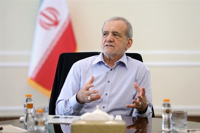 پزشکیان: صرفه‌جویی مصرف بنزین باید از دولتی‌ها شروع شود