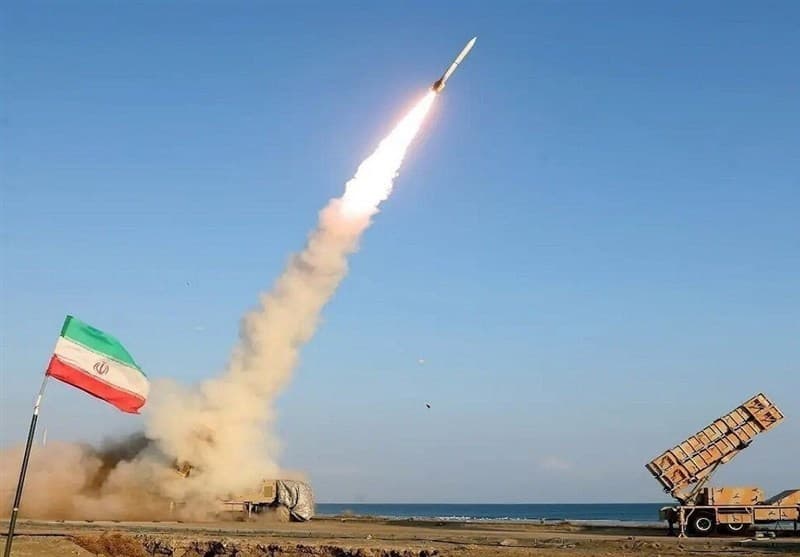 سپاه: سکوهای هی‌مارس در کویت و مواضع نیروهای آمریکایی منهدم شد